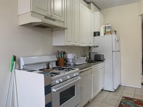 32-60-60 43rd St in Queens, NY - Building Photo - Building Photo