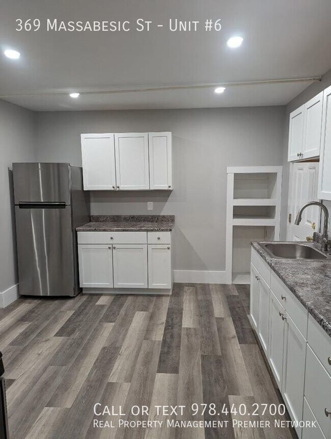 369 Massabesic St in Manchester, NH - Building Photo - Building Photo