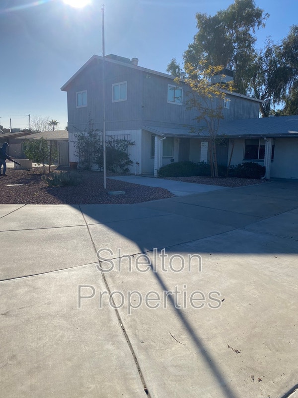property at 3629 E Kings Ave