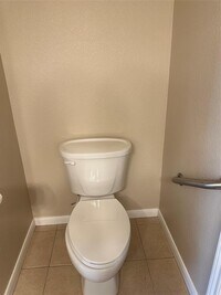 2815 Kings Crossing Dr photo'