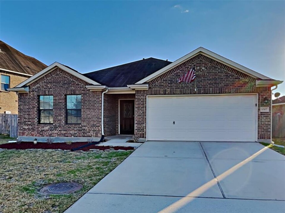 10107 Bitternut Hickory Ln in Tomball, TX - Building Photo