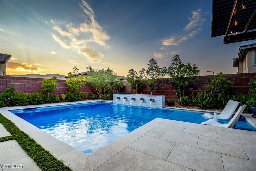 9702 Starlight Ridge Ave in Las Vegas, NV - Building Photo