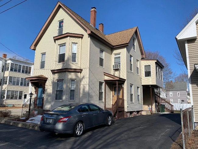 61 C St, Unit #2 in Manchester, NH - Foto de edificio - Building Photo