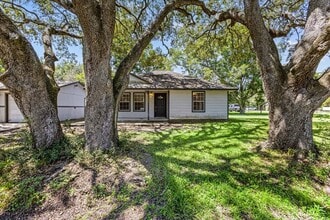 11903 22nd St in Santa Fe, TX - Building Photo - Building Photo