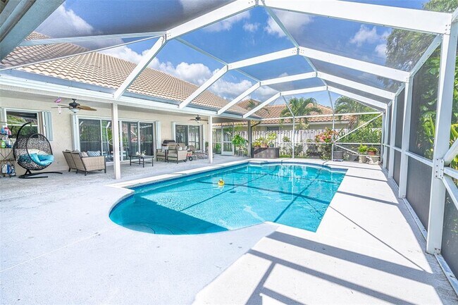 4957 NW 67th Ave