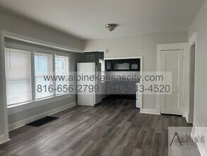11205 E 10 S in Independence, MO - Building Photo - Building Photo