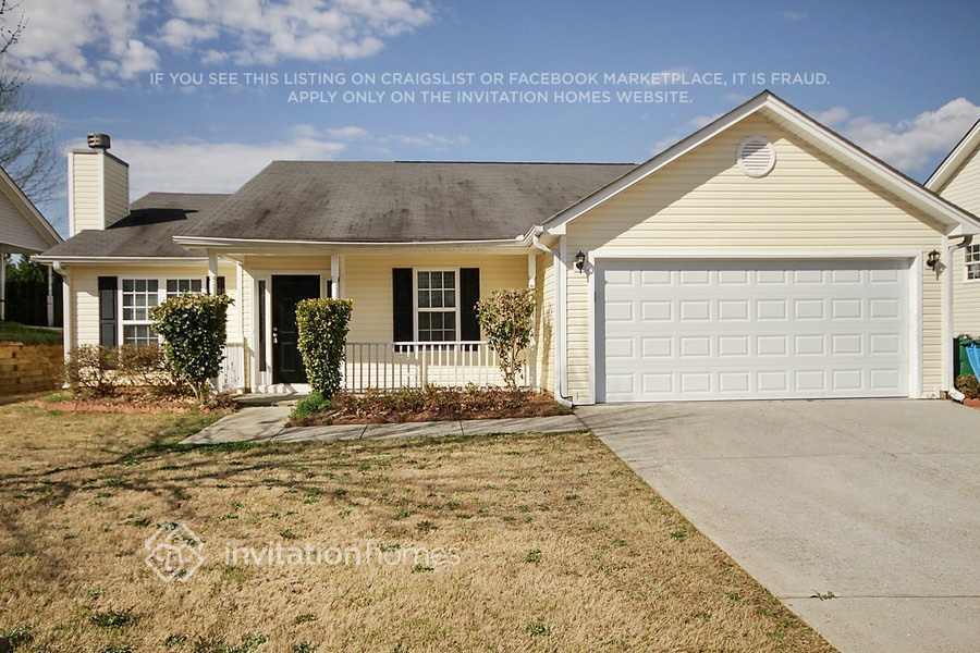 211 Ashland Creek Ct in Lawrenceville, GA - Building Photo