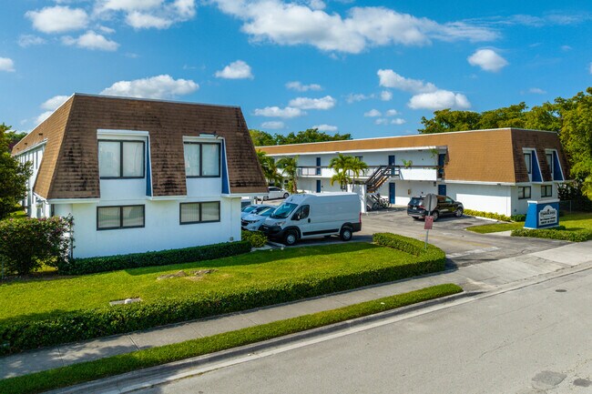 Timbercreek Apartments in Miami, FL - Building Photo - Building Photo