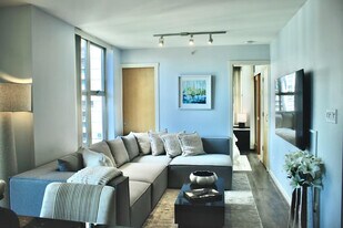 1070 Richards St in Vancouver, BC - Building Photo