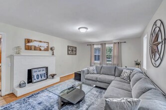 8521 Old Stage Rd in Raleigh, NC - Foto de edificio - Building Photo