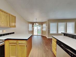 1536 E Buchman Ct in Meridian, ID - Building Photo - Building Photo