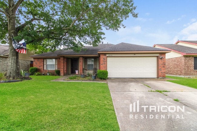 property at 10910 Linwood Ct