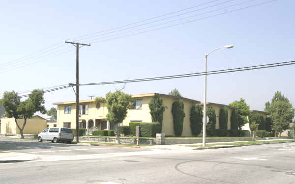 603-607 N Dalton Ave in Azusa, CA - Foto de edificio