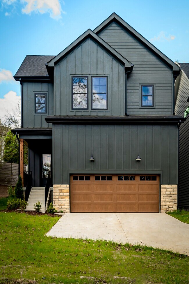property at 2705 Hawthorne Pl