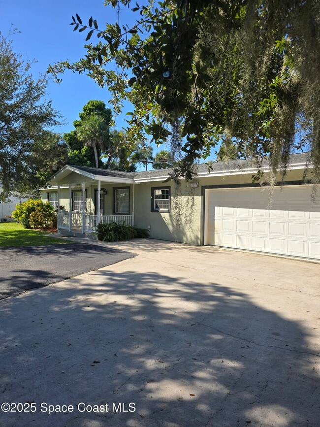 557 Young St in Melbourne, FL - Building Photo - Building Photo