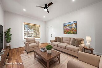 305 S Willomet Ave in Dallas, TX - Building Photo - Building Photo