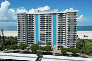 140 Seaview Ct in Marco Island, FL - Building Photo