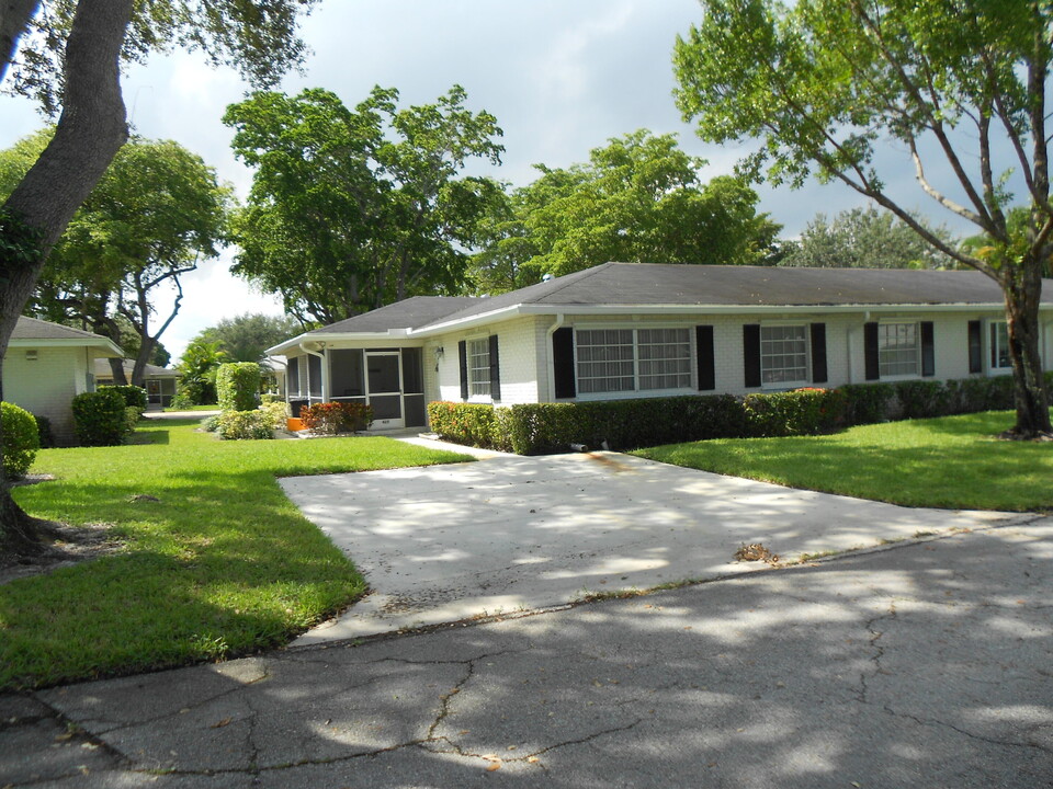 10103 S 45th Ave in Boynton Beach, FL - Building Photo