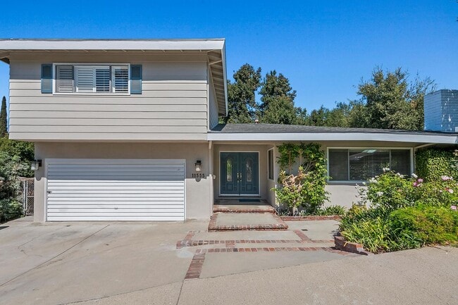 11555 Duque Dr