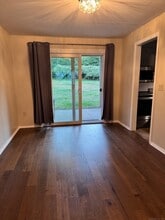 127 Black Point Rd in East Lyme, CT - Building Photo - Building Photo