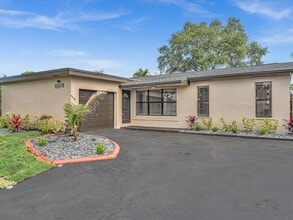 10691 NW 28th St in Sunrise, FL - Building Photo - Building Photo