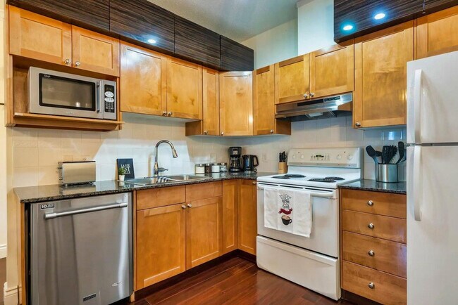 4319 Beatrice St in Vancouver, BC - Building Photo - Building Photo