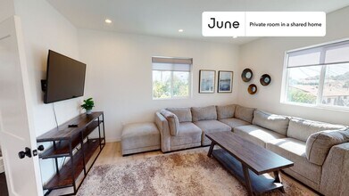 Room in Shared 4 bed/4.5 bath home in Los Angeles, CA - Building Photo - Building Photo