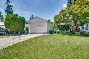 207 Haight St in Menlo Park, CA - Building Photo