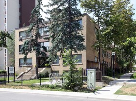 168 Erskine in Toronto, ON - Building Photo