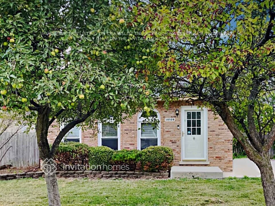 10528 S 83rd Ave in Palos Hills, IL - Building Photo