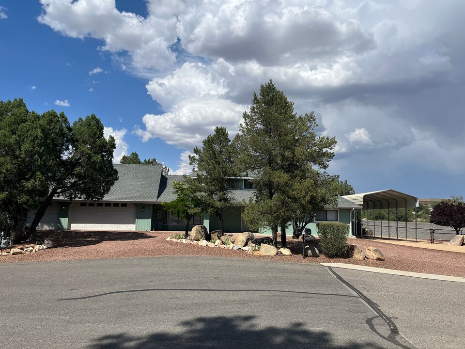 1913 Side Winder Rd in Prescott, AZ - Building Photo