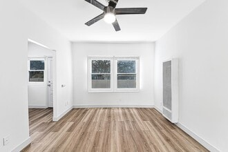 526 Magnolia Ave, Unit 08 in Long Beach, CA - Building Photo - Building Photo