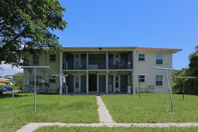 550 21st St in West Palm Beach, FL - Foto de edificio - Building Photo