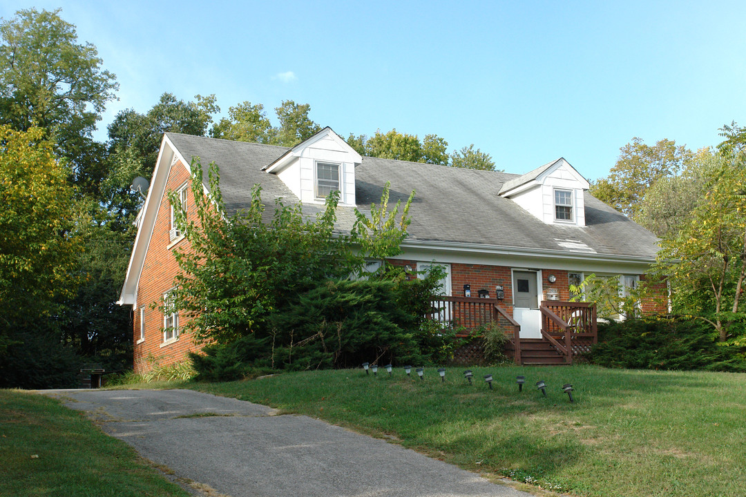 1916 Cambridge Dr in Lexington, KY - Building Photo