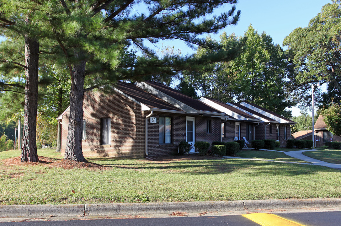 Mt. Moriah Manor in Lexington, NC - Building Photo