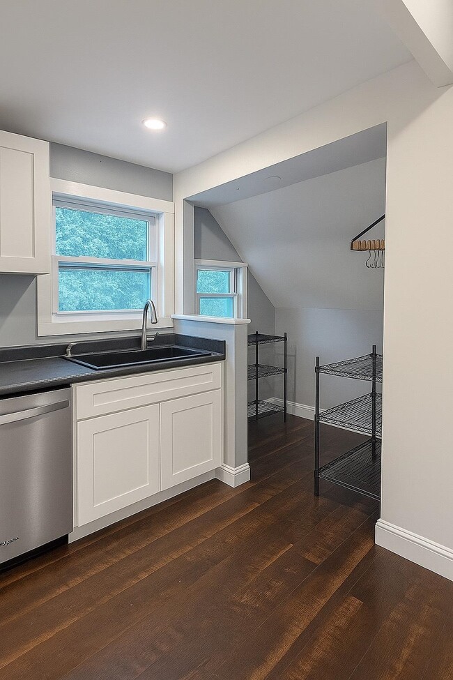 84 Park St in Essex Junction, VT - Building Photo - Building Photo