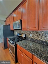 22731 Newcut Rd in Clarksburg, MD - Building Photo - Building Photo
