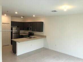 4715 Brumby Terrace in Davie, FL - Building Photo - Building Photo