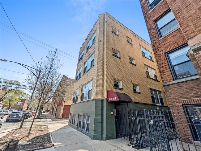 property at 2022 N Spaulding Ave