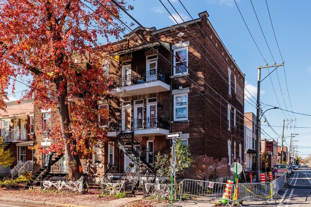 3907 Joseph Rue in Verdun, QC - Building Photo