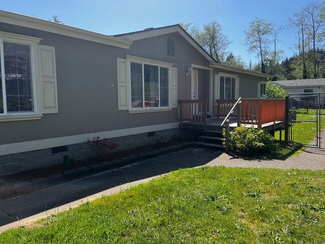1449 Anderson Ave in Coos Bay, OR - Building Photo - Building Photo