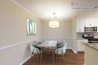 100 Court N Dr in Melville, NY - Foto de edificio - Building Photo