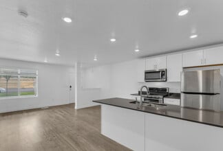 1206 Summit Ridge Pkwy in Santaquin, UT - Building Photo - Building Photo