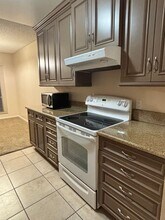 7300 Franklin Ave in Los Angeles, CA - Building Photo - Building Photo