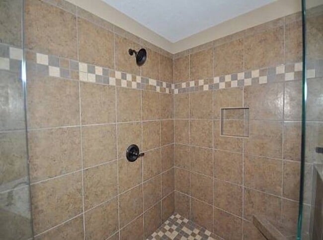 property at 5435 Everlook Cir