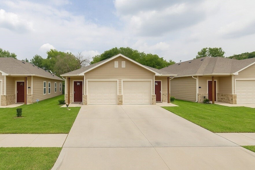 807 S Wilson St in Kaufman, TX - Building Photo