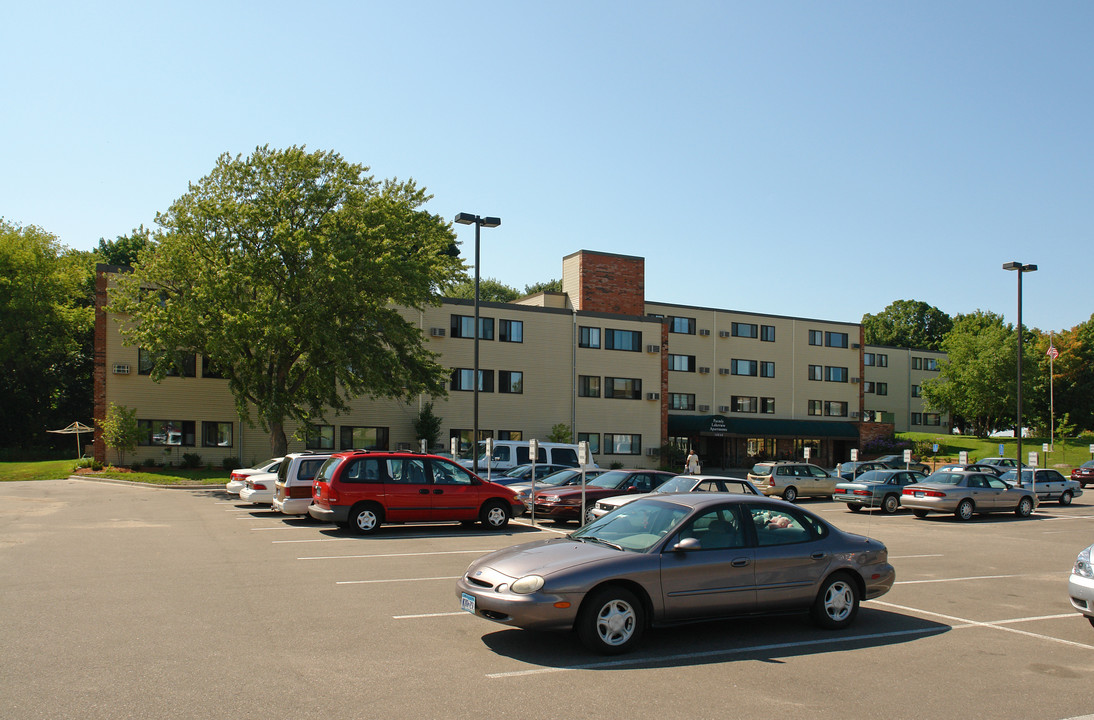 Parmly Lakeview Apartments in Chisago City, MN - Foto de edificio