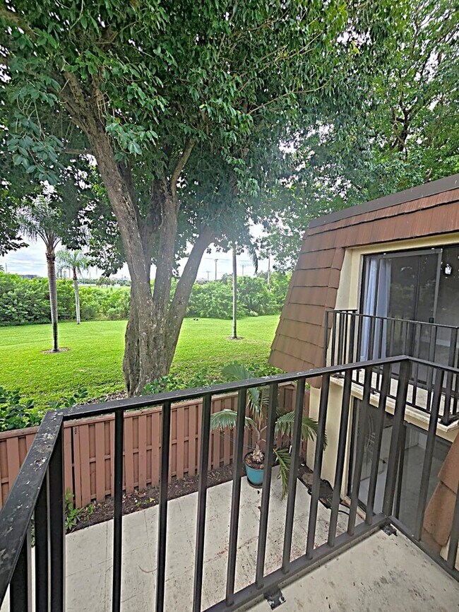 5249 Cedarbend Dr in Ft. Myers, FL - Building Photo - Building Photo