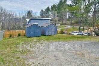 580 Fairview Rd in Asheville, NC - Building Photo - Building Photo