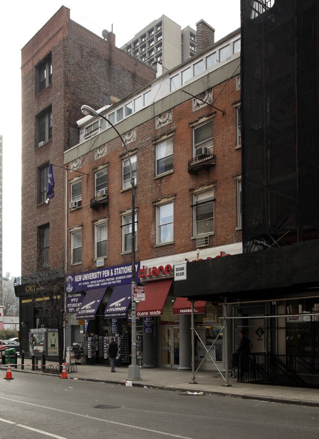 144-146 Bleecker St in New York, NY - Foto de edificio - Building Photo